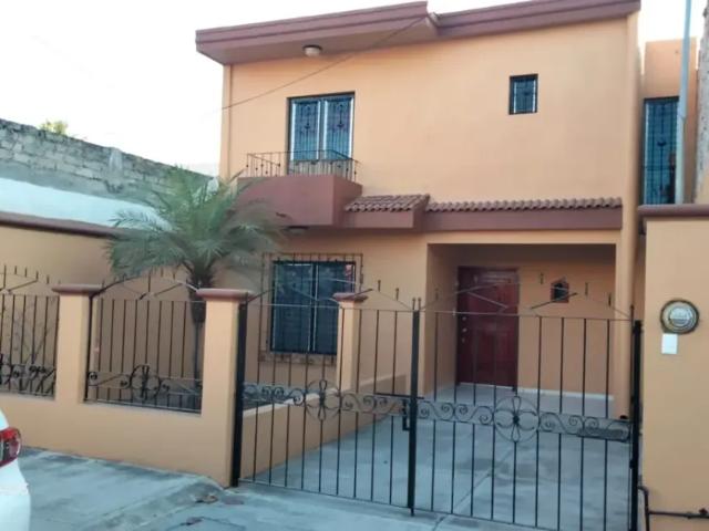 Casa en renta Calle Lirio, Lázaro Cárdenas, Colima, Municipio De Colima, Colima, 28000, México