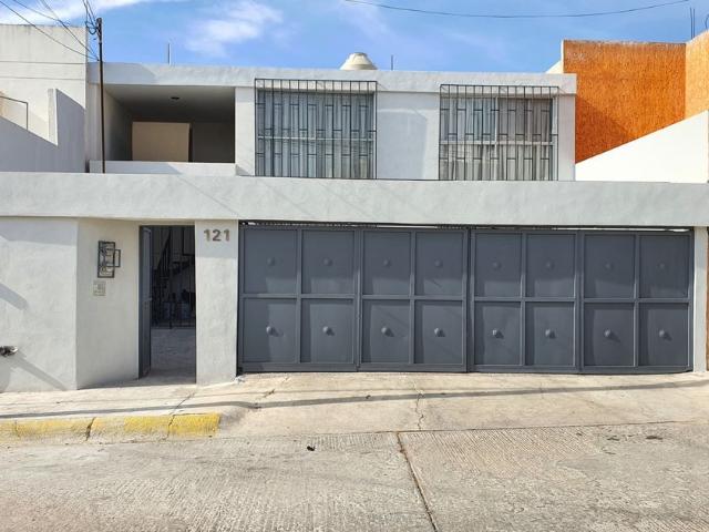 Casa en renta Calle Villa Cisneros, Colonia Villa Del Pedregal, San Luis Potosí, Municipio De San Luis Potosí, San Luis Potosí, 78218, México