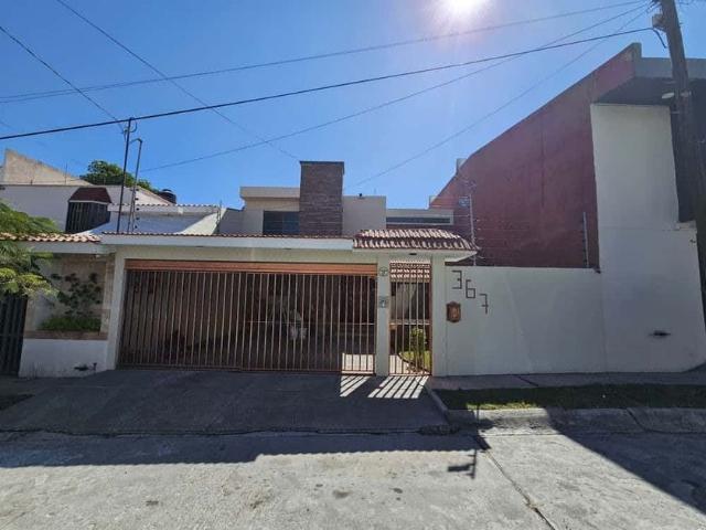 Casa en renta Calle Loma Verde, Colonia Loma Dorada, San Luis Potosí, Municipio De San Luis Potosí, San Luis Potosí, 78214, México
