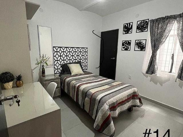 Casa en renta Calle Paseo De Las Palmeras, Fraccionamiento Tabachines, Zapopan, Región Centro, Jalisco, 45180, México