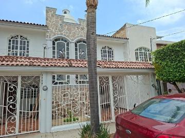 Casa en renta Calle Paseo De Los Alerces, Jardines De Tabachines, Zapopan, Región Centro, Jalisco, 45188, México