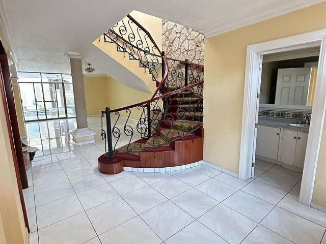 Casa en renta Calle Paseo De Los Robles, San Wenceslao, Zapopan, Región Centro, Jalisco, 45129, México