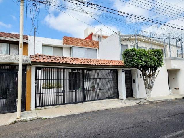 Casa en renta Calle Paseo De Varsovia, Santa Elena, Tejeda, Corregidora, Querétaro, 76902, México