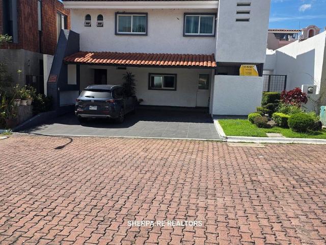 Casa en renta Calle Paseo Del Abedul, Del Bosque, Santa Ana Tepetitlán, Zapopan, Región Centro, Jalisco, 45237, México