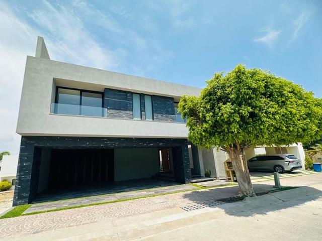 Casa en renta Calle Paseo Del Pedregal, Fraccionamiento Garita De Jalisco, San Luis Potosí, Municipio De San Luis Potosí, San Luis Potosí, 78294, México