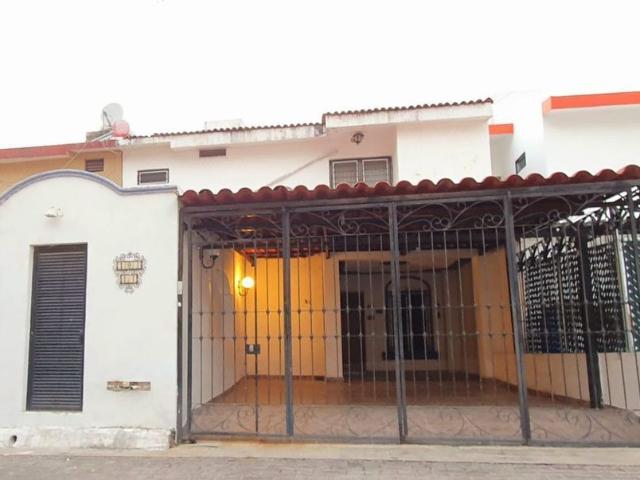 Casa en renta Calle Paseo Del Roble, Colima, Municipio De Colima, Colima, 28000, México