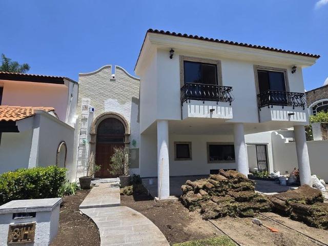 Casa en renta Calle Paseo San Arturo Oriente, Valle Real, San Juan De Ocotán, Zapopan, Región Centro, Jalisco, 45210, México