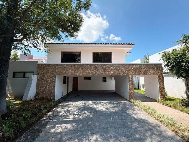 Casa en renta Calle Paseo San Arturo Sur, Valle Real, San Juan De Ocotán, Zapopan, Región Centro, Jalisco, 45210, México