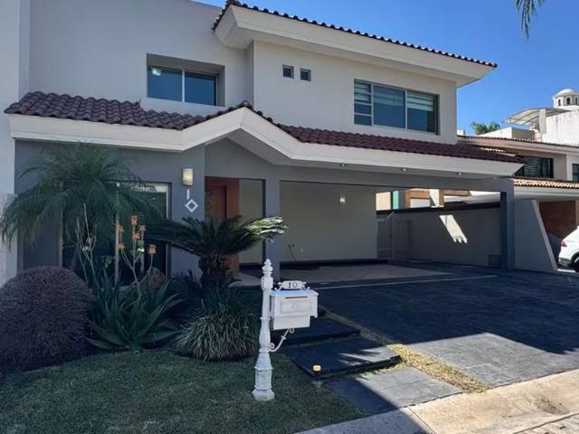 Casa en renta Calle Paseo San Arturo Sur, Valle Real, San Juan De Ocotán, Zapopan, Región Centro, Jalisco, 45210, México