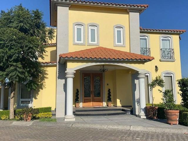 Casa en renta Calle Paseo San Isidro, Fraccionamiento Vitrales, San Salvador Tizatlalli, Metepec, Estado De México, 52140, México