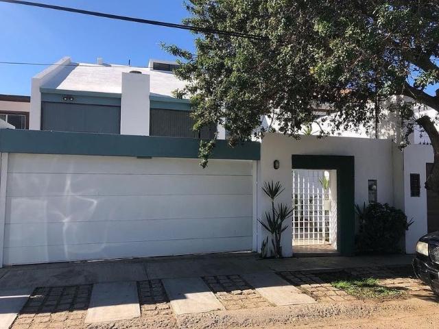 Casa en renta Calle Parque Azteca Sur, Playas De Tijuana Secc Dorado, Delegación Plyas De Tijuana, Municipio De Tijuana, Baja California, 22505, México
