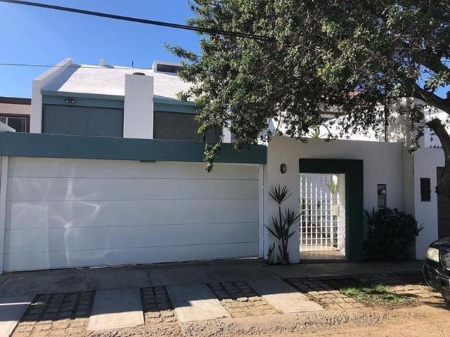 Casa en renta Calle Parque Azteca Sur, Playas De Tijuana Secc Dorado, Delegación Plyas De Tijuana, Municipio De Tijuana, Baja California, 22505, México