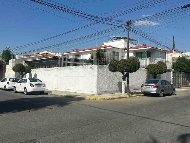 Casa en renta Calle Pío Xi 240, San Jeronimo Ii, León De Los Aldama, León, Guanajuato, 37148, Mex