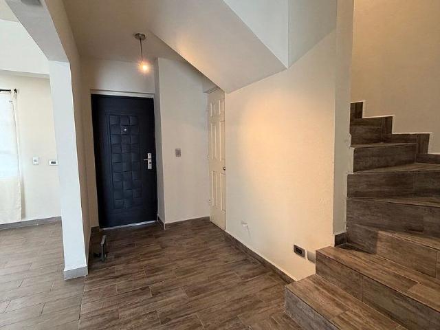 Casa en renta Calle Pino Amarillo, Privada Pinos, Monterrey, Nuevo León, 64580, México