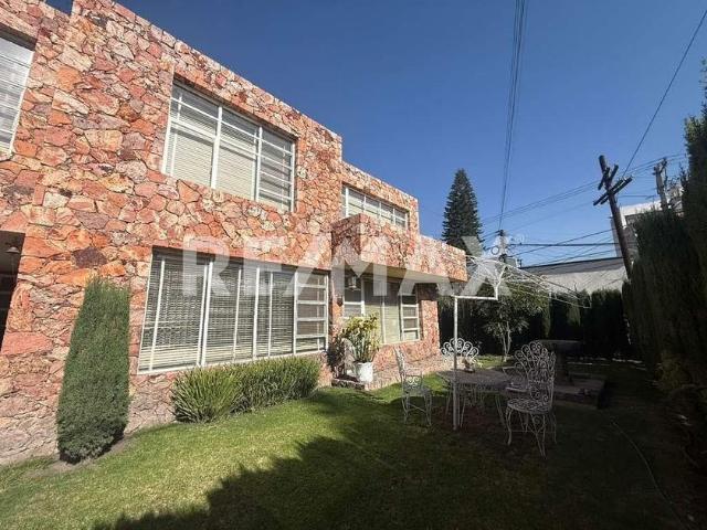 Casa en renta Calle Pinal De Amoles, Solares Banthi Segunda Sección De Granjas, San Juan Del Río, Querétaro, 76804, Mex