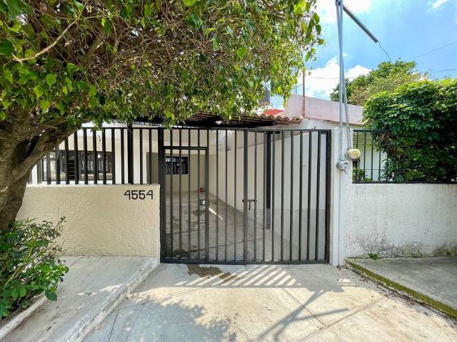 Casa en renta Calle Pirámide De Teotihuacan, Pirámides, Santa Ana Tepetitlán, Zapopan, Región Centro, Jalisco, 45236, México