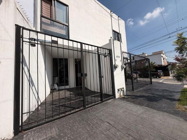 Casa en renta Calle Prado De Los Olivos, Prados Tepeyac, Zapopan, Región Centro, Jalisco, 45050, México