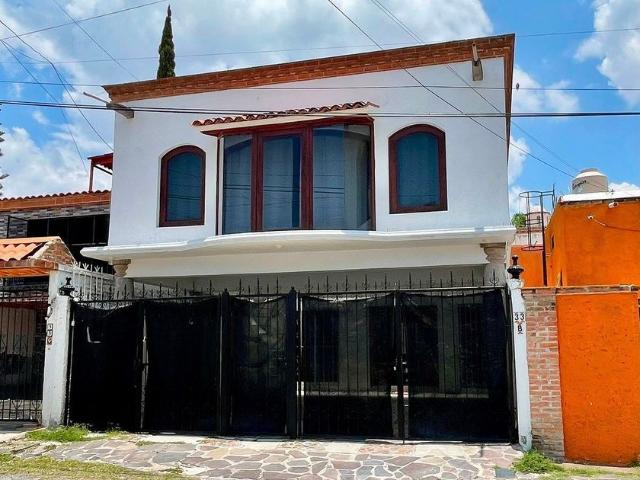 Casa en renta Calle Principal De Los Frayles, Villa De Los Frailes, San Miguel De Allende, Guanajuato, 37790, México