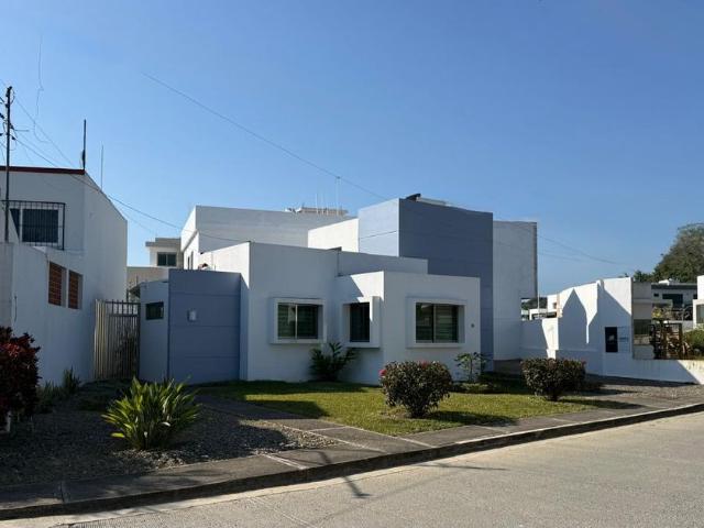 Casa en renta Calle Río Papaloapan, Jardines De Tuxpan, Tuxpan, Veracruz De Ignacio De La Llave, 92890, Mex