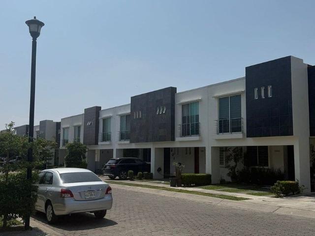 Casa en renta Calle Rinconada De La Casuarina, Rinconada De Los Fresnos, Nuevo México, Zapopan, Región Centro, Jalisco, 45201, México