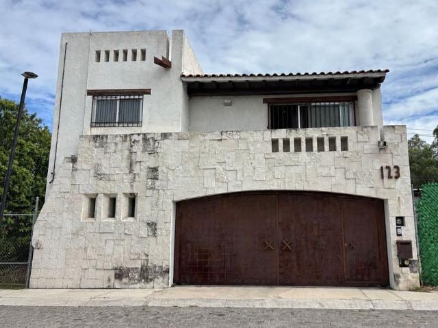 Casa en renta Claustros Del Parque, Santiago De Querétaro, Querétaro, México