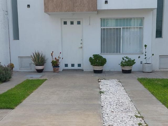 Casa en renta Calle San Joaquín, Fraccionamiento El Mezquital, San Luis Potosí, Municipio De San Luis Potosí, San Luis Potosí, 78130, México