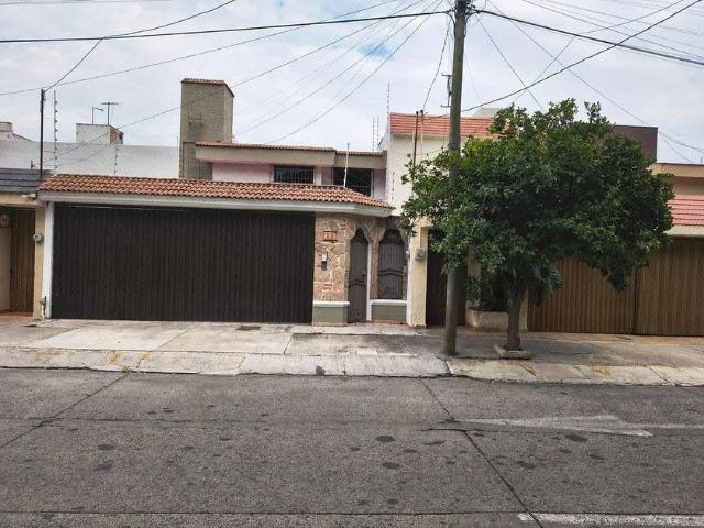 Casa en renta Calle Santa Catalina De Siena, Guadalupe, Zapopan, Región Centro, Jalisco, 45038, México
