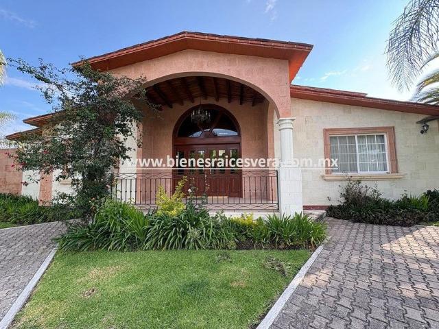 Casa en renta Calle Santa Rosa, Tequisquiapan, Querétaro, 76750, México