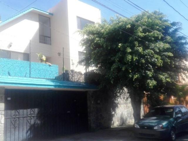 Casa en renta Calle Sol, Jardines De Cuernavaca, Cuernavaca, Morelos, México