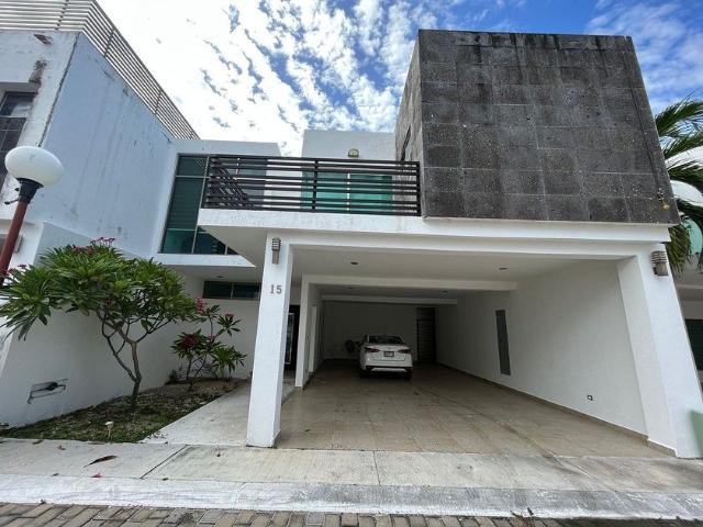 Casa en renta Calle Turquesa, Fracc. Rafael De J. Lozano Contreras, Ciudad Del Carmen, Carmen, Campeche, 24100, México