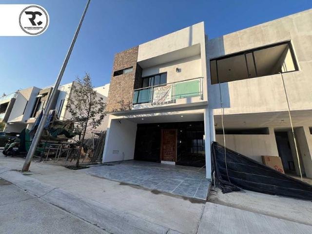 Casa en renta Calle Talavera Poniente, Zapopan, Región Centro, Jalisco, 45100, México