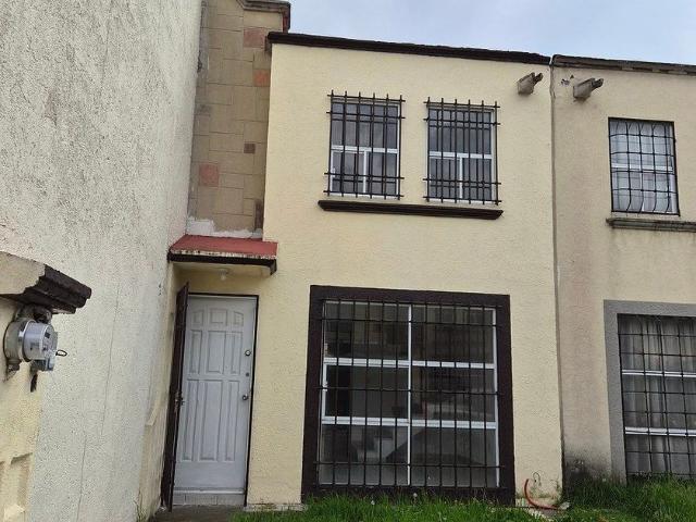 Casa en renta Calle Del Tordillo, Ciudad López Mateos, Atizapán De Zaragoza, Estado De México, 52926, México