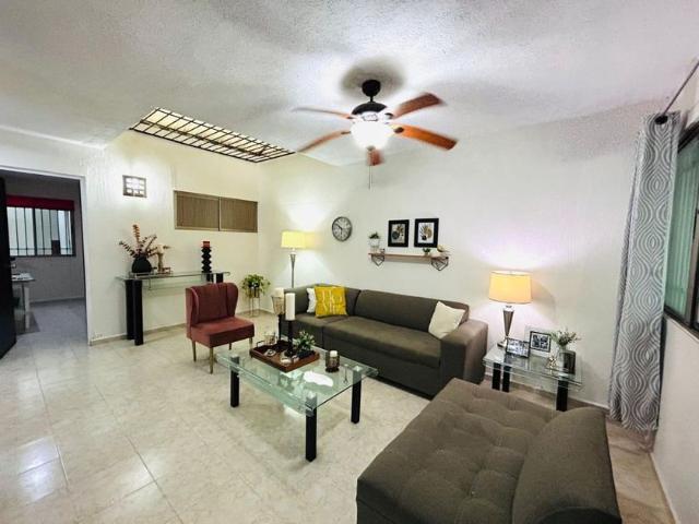 Casa en renta Calle 148, Fraccionamiento Los Heroes, Chchí Suárez, Mérida, Yucatán, 97306, México