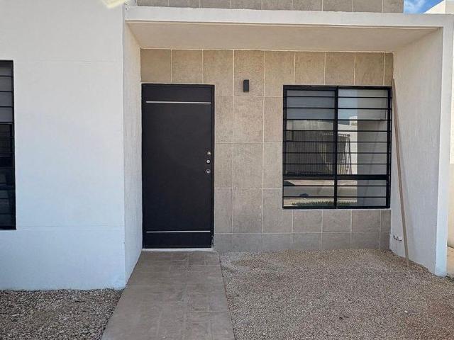 Casa en renta Calle 148, Fraccionamiento Los Heroes, Chchí Suárez, Mérida, Yucatán, 97306, México