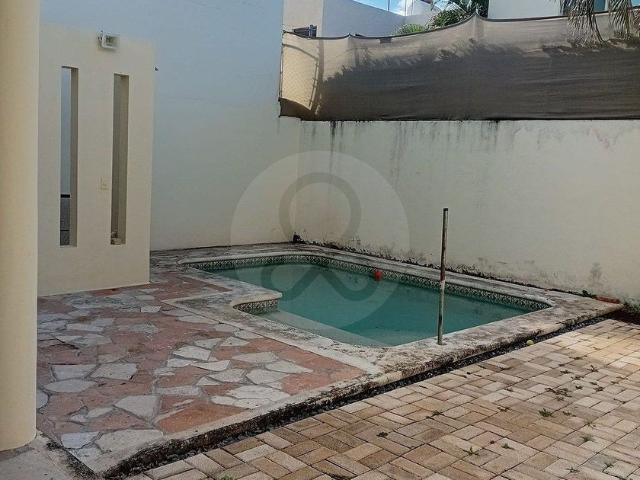 Casa en renta Calle 10, Fraccionamiento Montecristo, Mérida, Yucatán, 97139, México