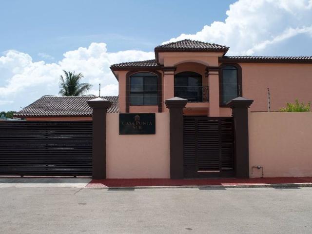 Casa en renta Calle 11 Sur, Forjadores, Palmeiras I, Playa Del Carmen, Quintana Roo, 77712, México