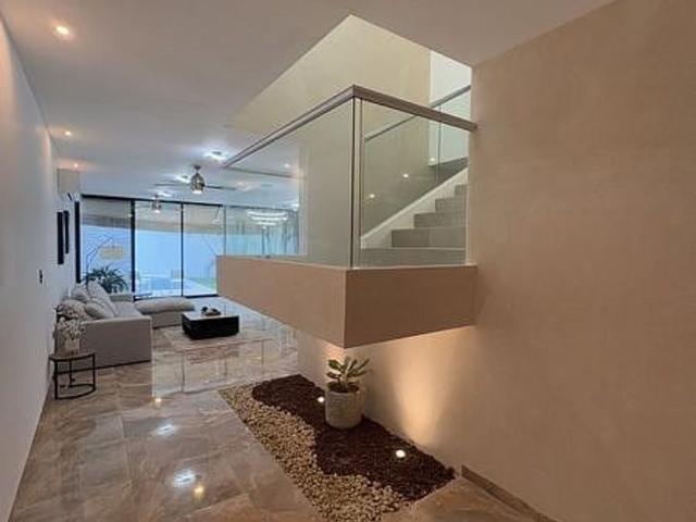 Casa en renta Calle 1, Vista Alegre Norte, Mérida, Yucatán, 97130, Mex