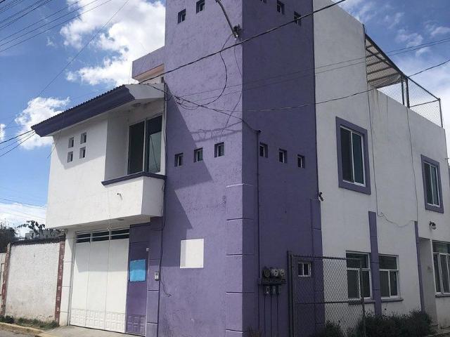 Casa en renta Calle 1a Calle 24 De Febrero 8, San Bernardino Tlaxcalancingo, San Andrés Cholula, Puebla, 72823, Mex