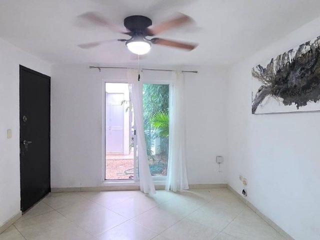 Casa en renta Calle 25, Col. Alcalá Martín, Mérida, Yucatán, 97050, México