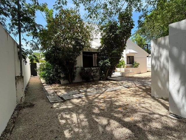 Casa en renta Calle 25, Colonia Sodzil Norte, Sodzil Norte, Mérida, Yucatán, 97115, México