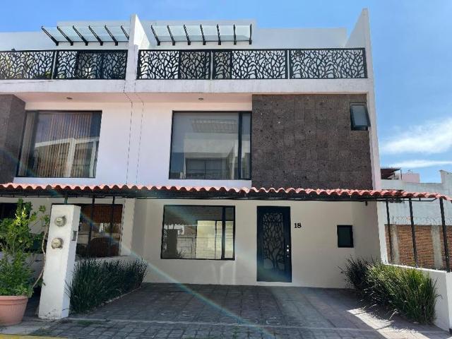 Casa en renta Calle 26 Oriente, Cholula, San Pedro Cholula, Puebla, 72770, México