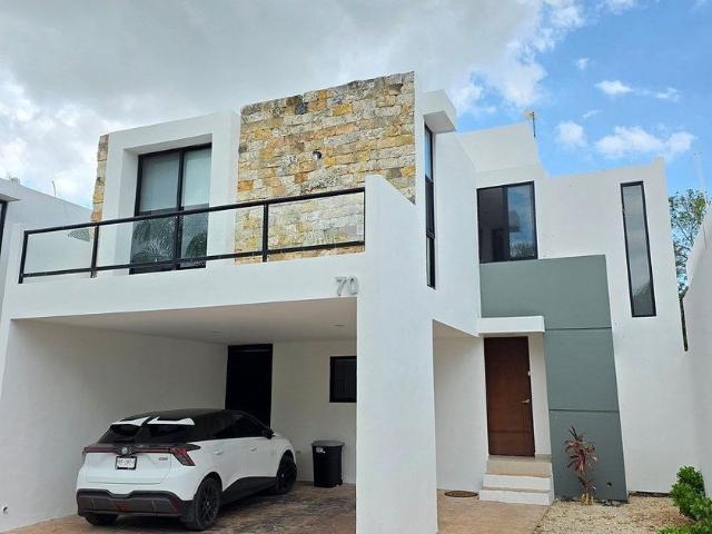 Casa en renta Calle 20, Temozón Norte, Mérida, Yucatán, 97305, Mex