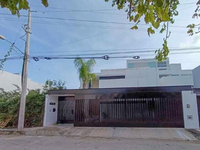 Casa en renta Calle 23, Fraccionamiento Montebello, Mérida, Yucatán, 97113, México