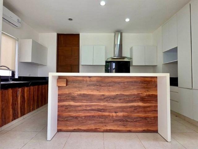 Casa en renta Calle 69, Temozón Norte, Mérida, Yucatán, 97300, México