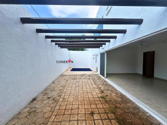 Casa en renta Calle 75, Montes De Amé, Mérida, Yucatán, 97115, México