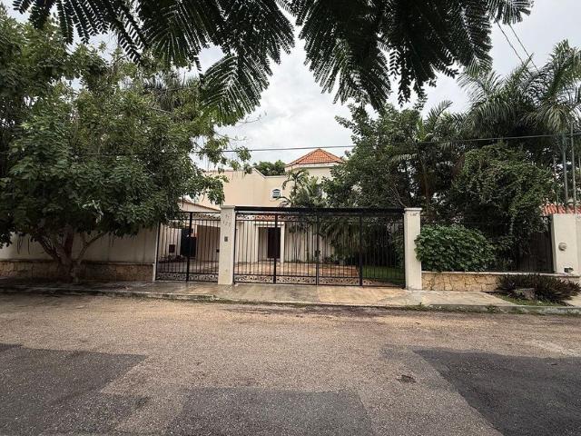 Casa en renta Calle 75, Montes De Amé, Mérida, Yucatán, 97115, México