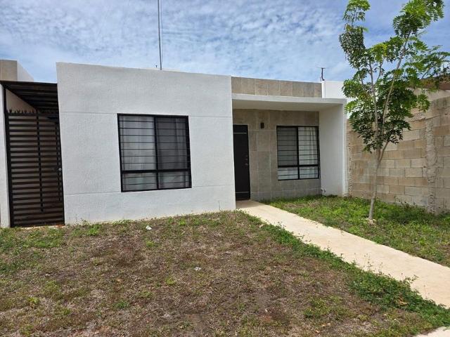 Casa en renta Calle 75, Fraccionamiento Los Heroes, Chchí Suárez, Mérida, Yucatán, 97306, México