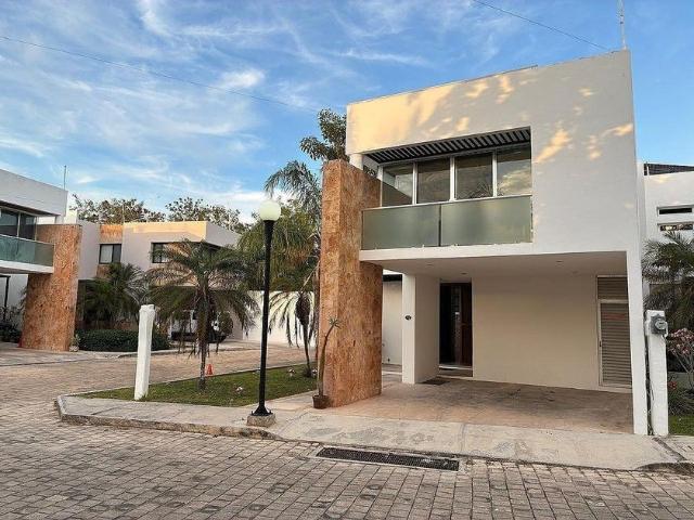 Casa en renta Calle 8, Ampliación Plan De Ayala, Mérida, Yucatán, 97111, México