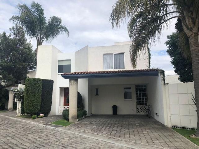 Casa en renta Calzada Del Arco 36 36, Santa Cruz Guadalupe, Heróica Puebla De Zaragoza, Puebla, 72170, Mex