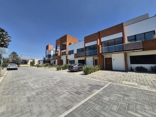 Casa en renta Camino A Ocotitlán, Santa María Magdalena Ocotitlan, Metepec, Estado De México, 52161, México